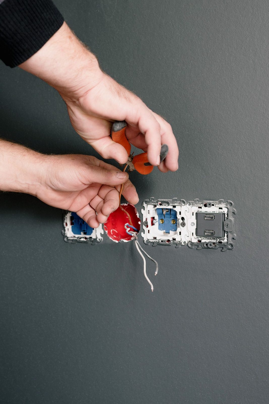 Signs You Need to Rewire guide by GS Renovation