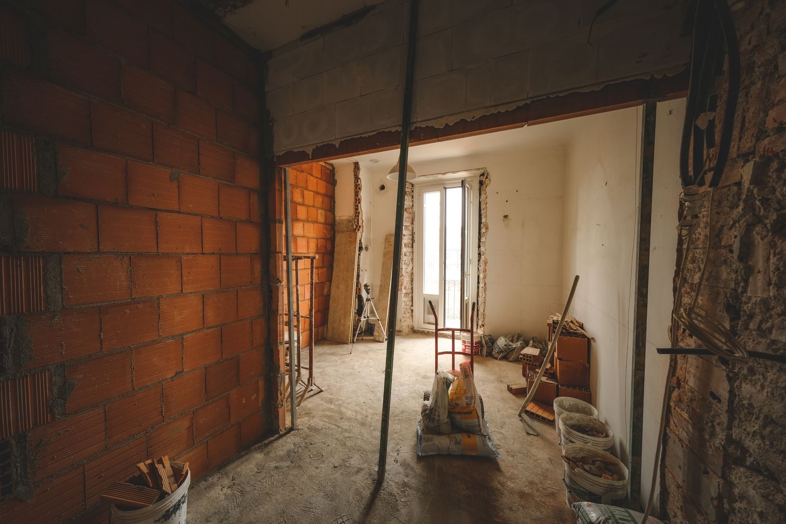 RSJ Installation & Load-Bearing Walls guide by GS Renovation